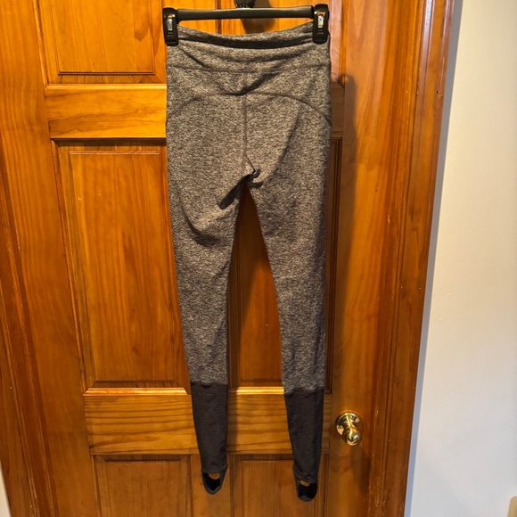 Outdoor Voices Soft Gray Two Tone High Rise Cloudknit Stirrup Leggings XS - Picture 3 of 5